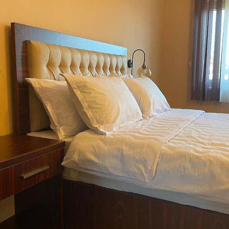 Hotel Kolonja'S Debar Bagian luar foto