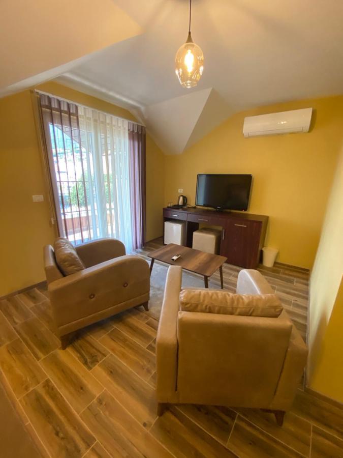 Hotel Kolonja'S Debar Bagian luar foto