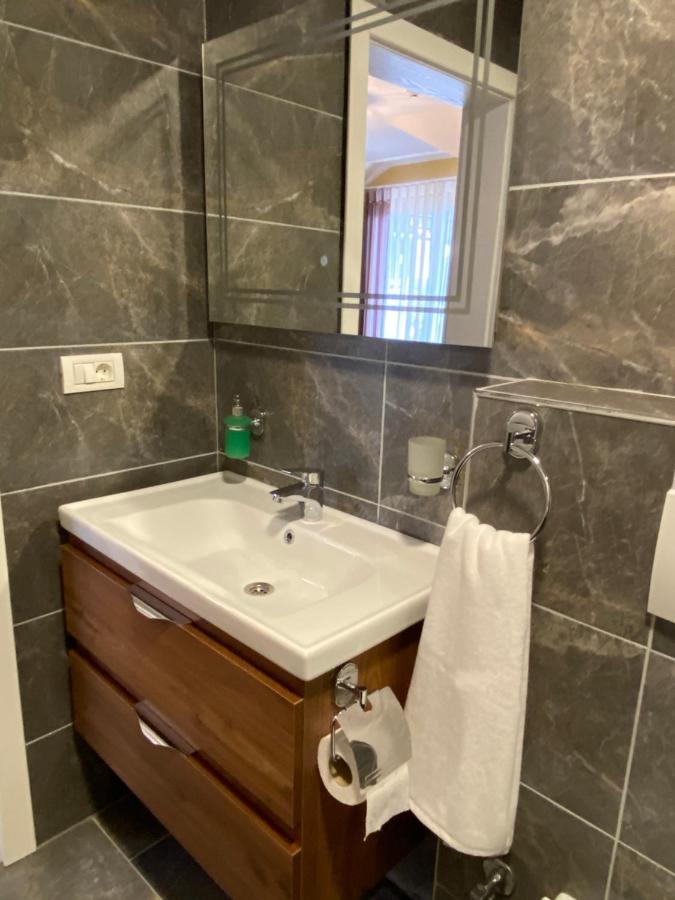 Hotel Kolonja'S Debar Bagian luar foto
